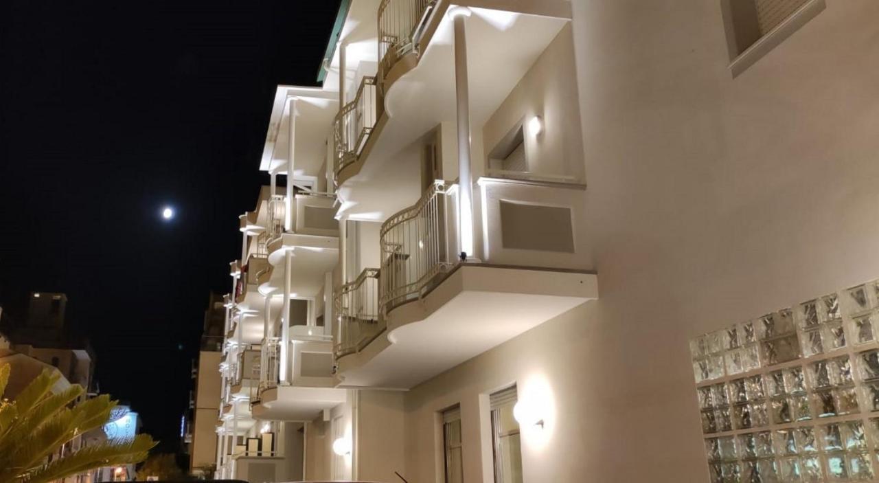 Hotel Des Bains Cattolica Exterior photo