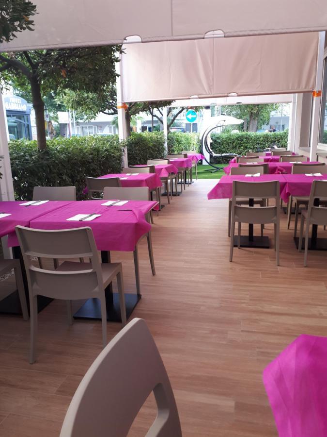 Hotel Des Bains Cattolica Exterior photo