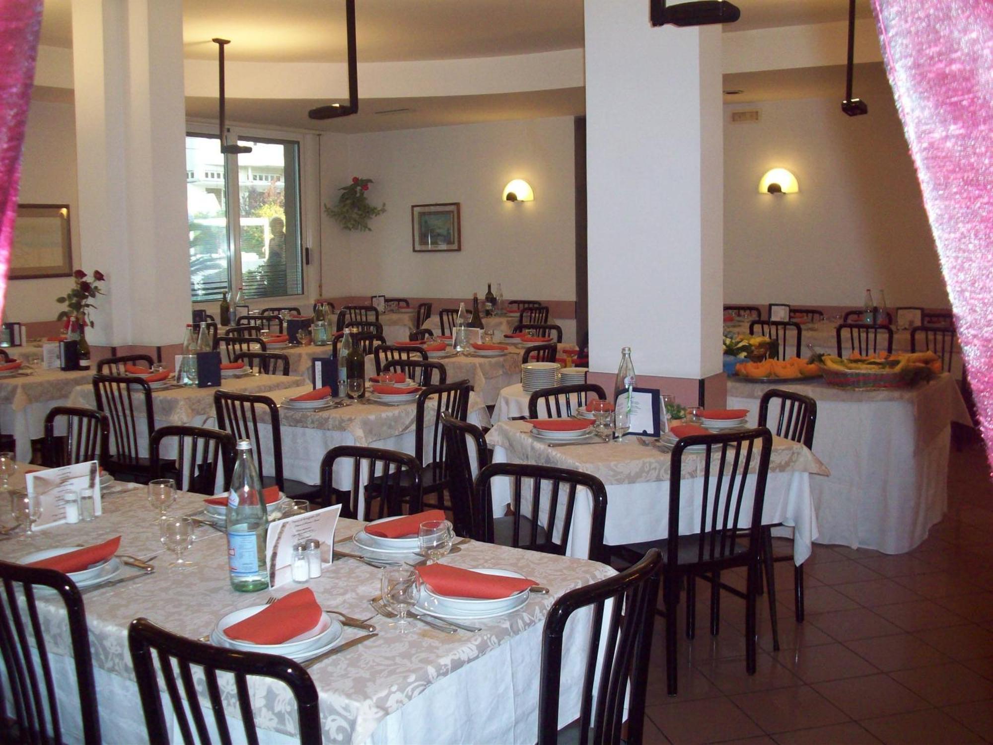 Hotel Des Bains Cattolica Exterior photo
