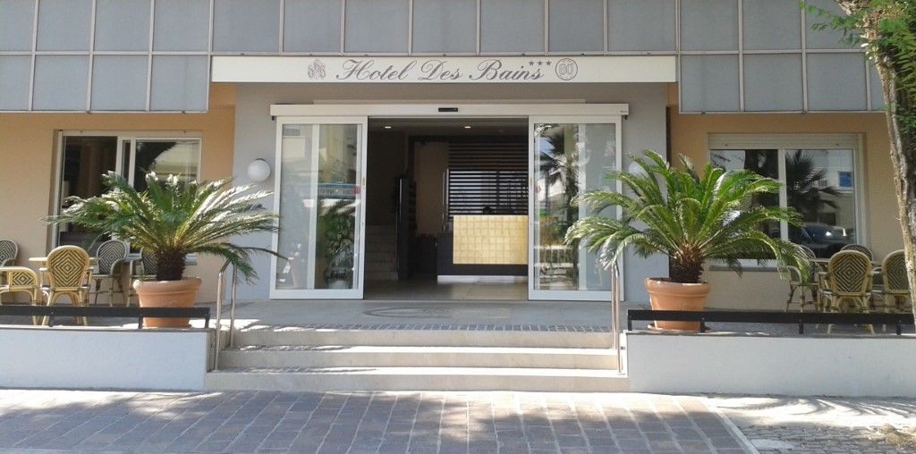 Hotel Des Bains Cattolica Exterior photo